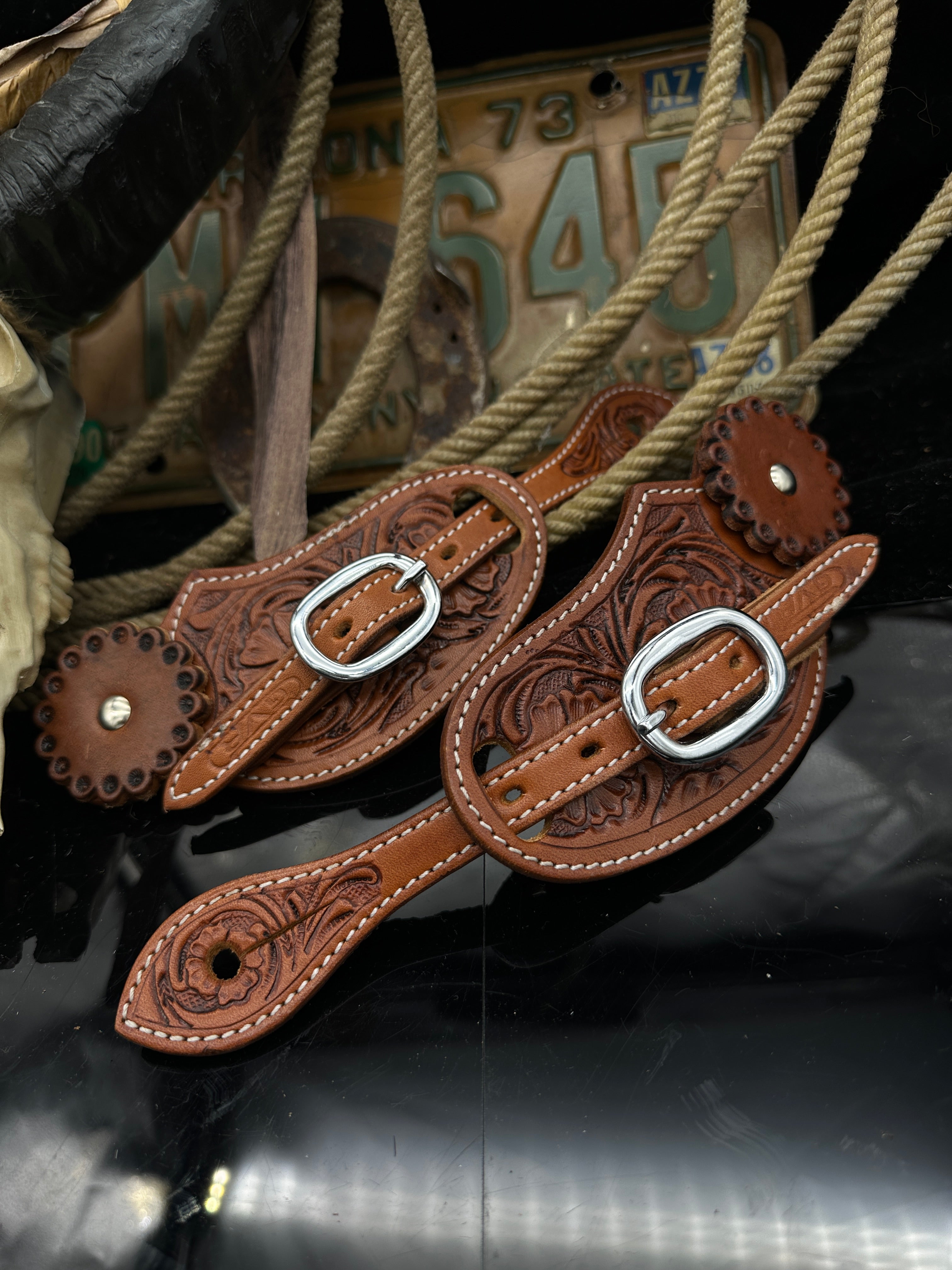 Basic | Antique chestnut | Floral tooled western spurstraps