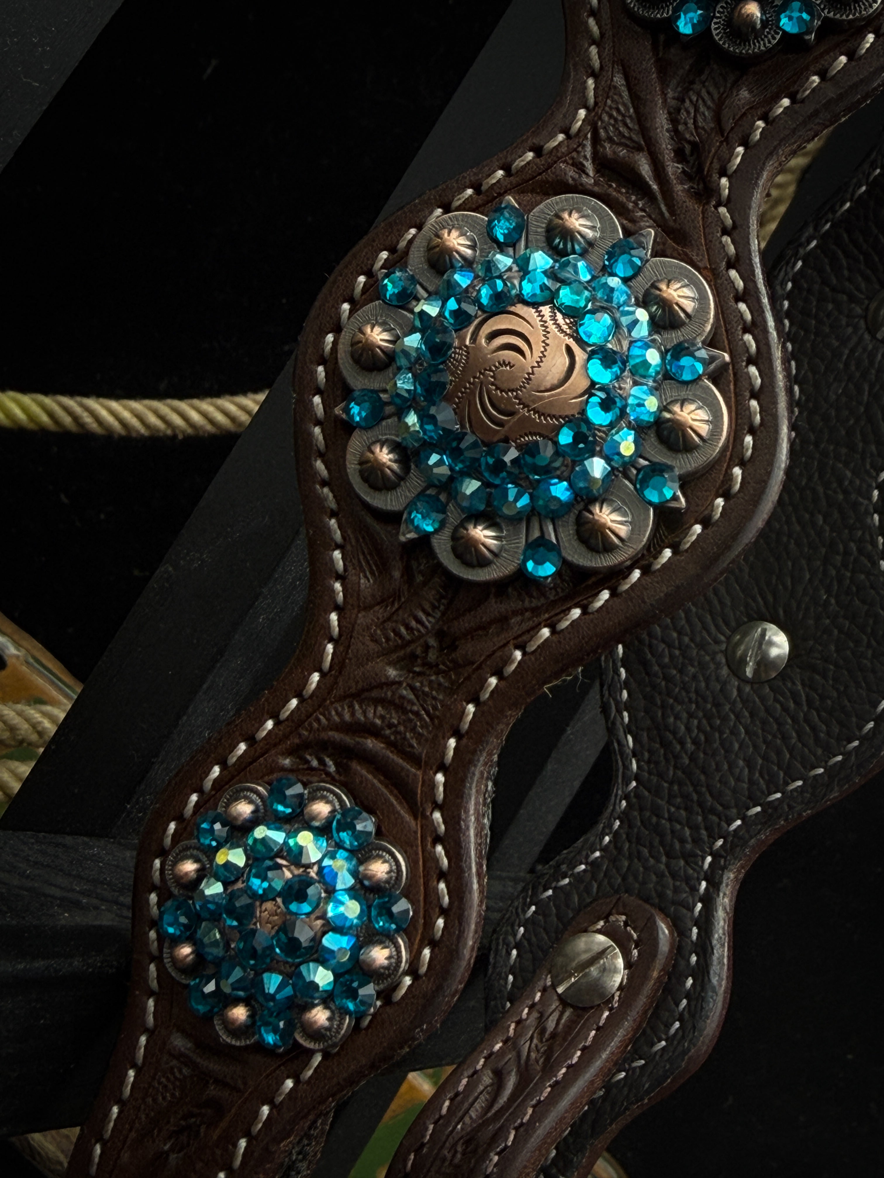 Premium | Westernhoofdstel | Antique dark chestnut | Turquoise Shine