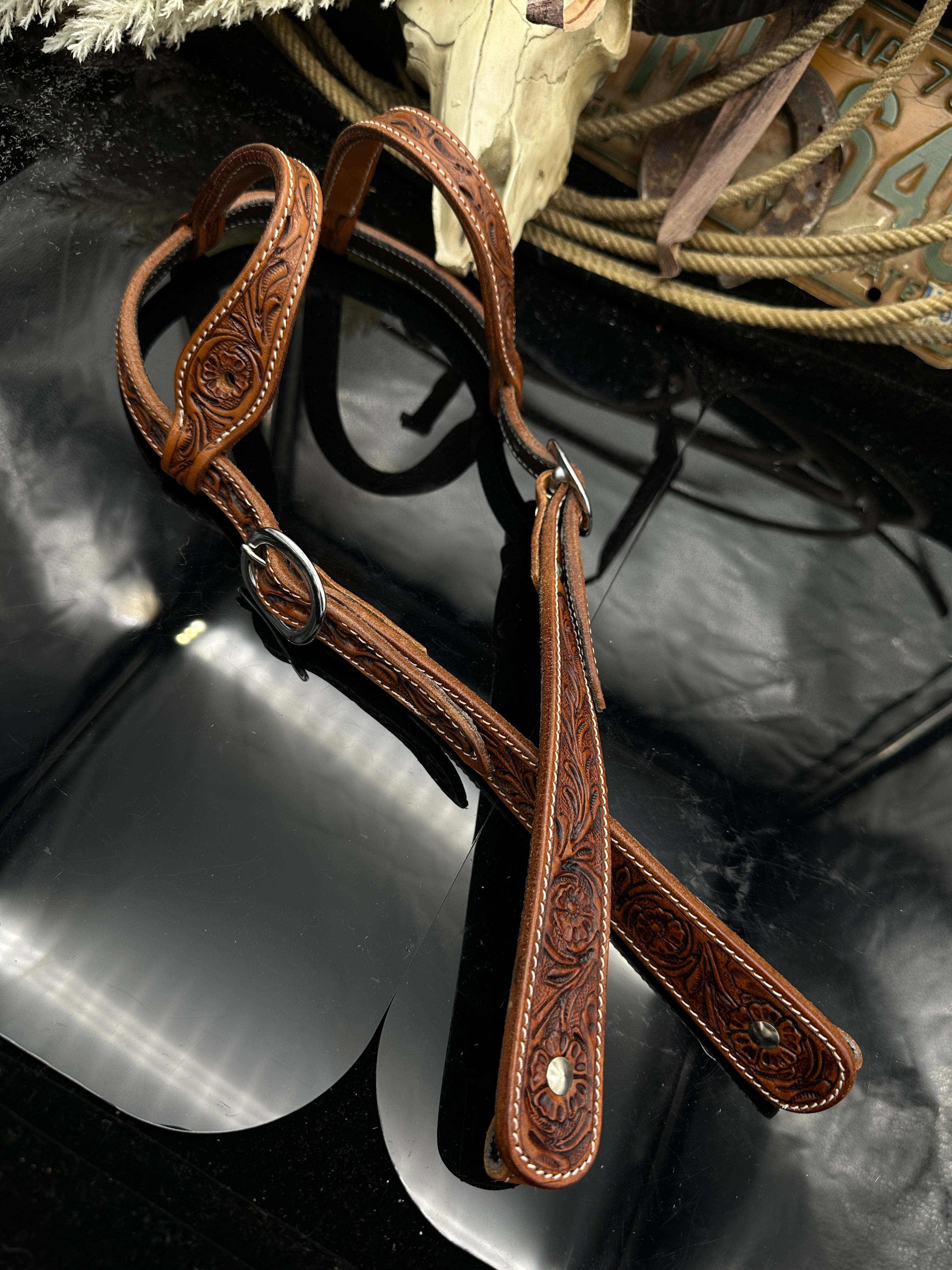 Basic | Antique Chestnut | Floral tooled western hoofdstel