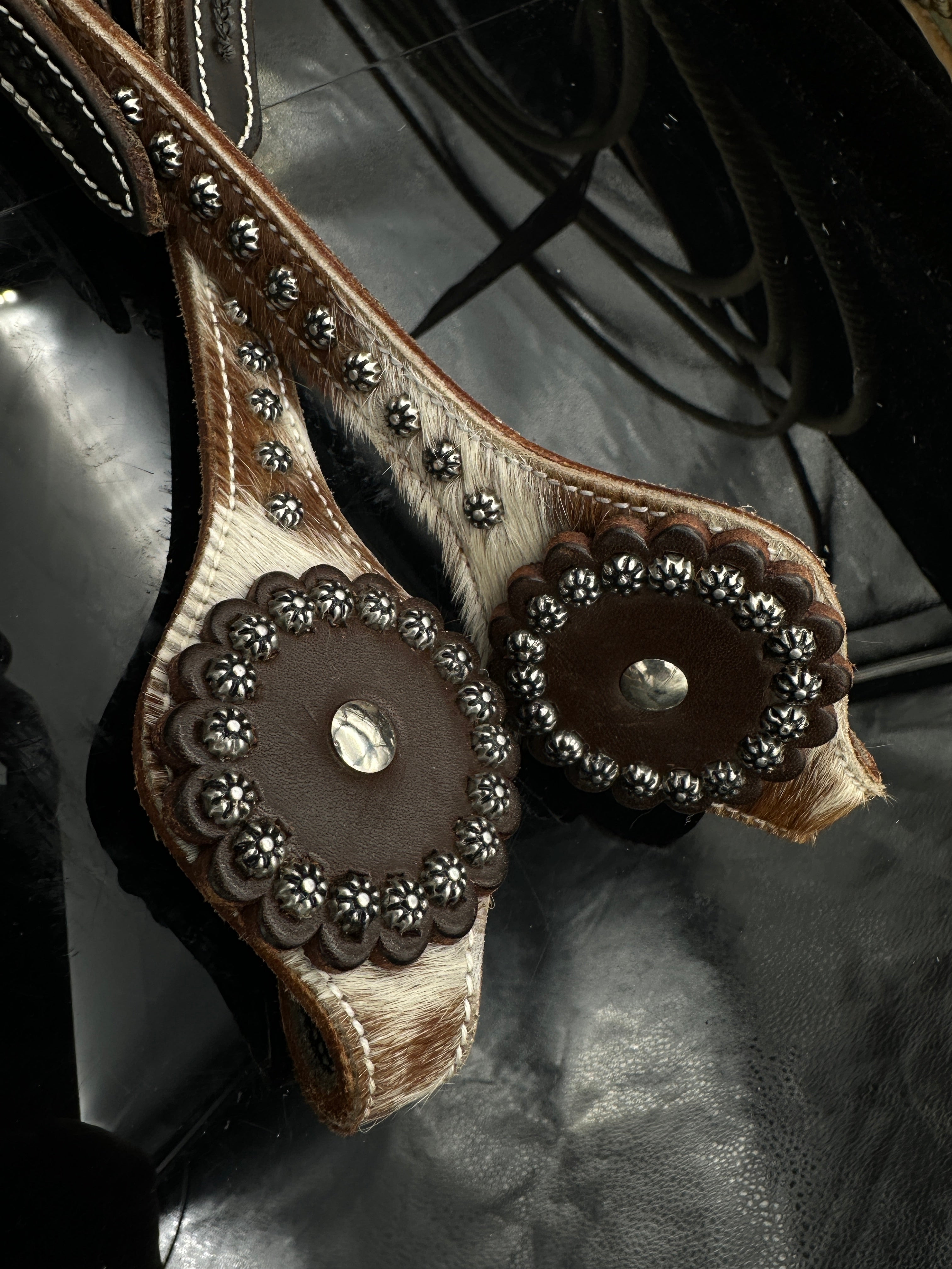 Basic | Dark chestnut | Cowhide studs western hoofdstel