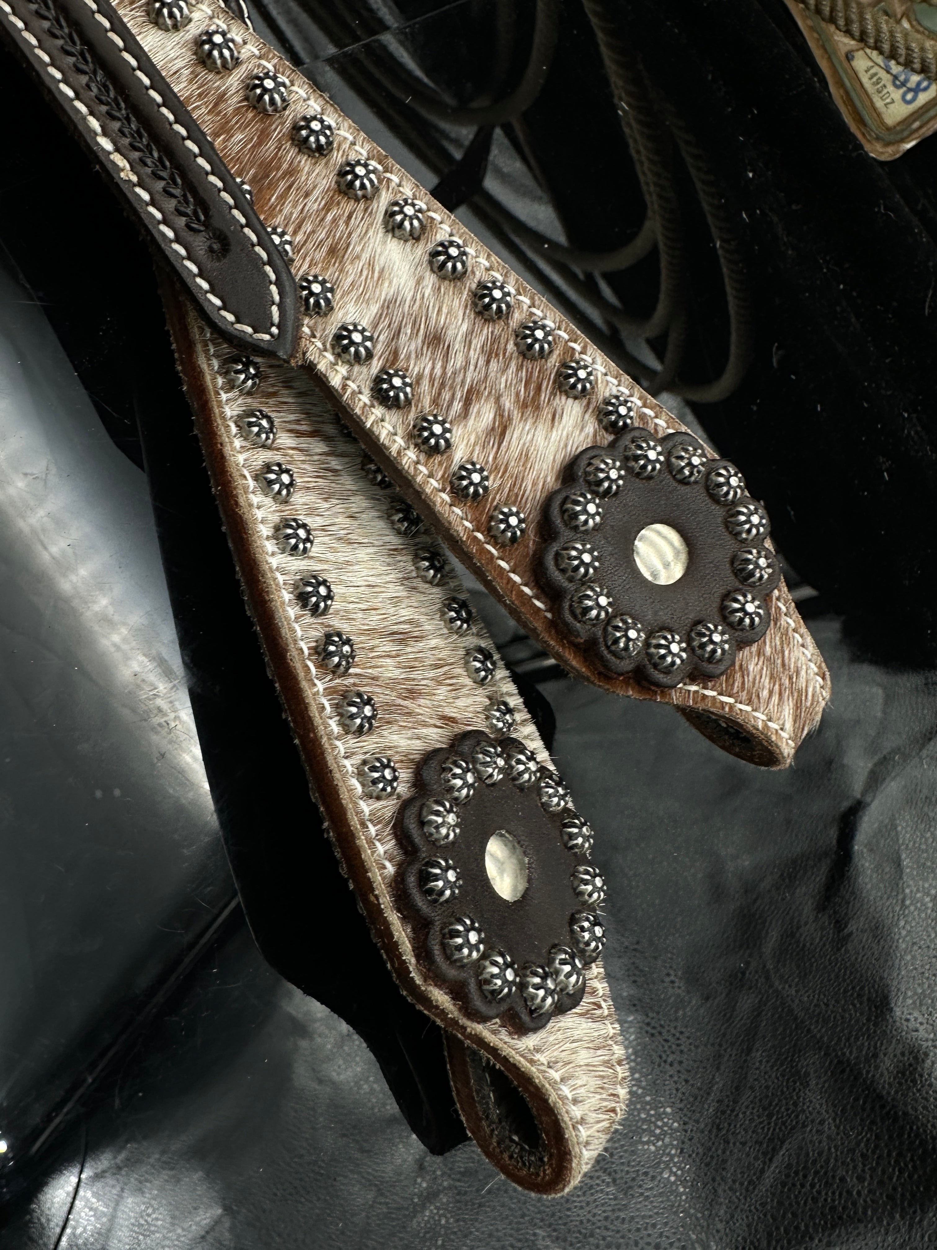 Basic | Dark brown | Cowhide stud western hoofdstel