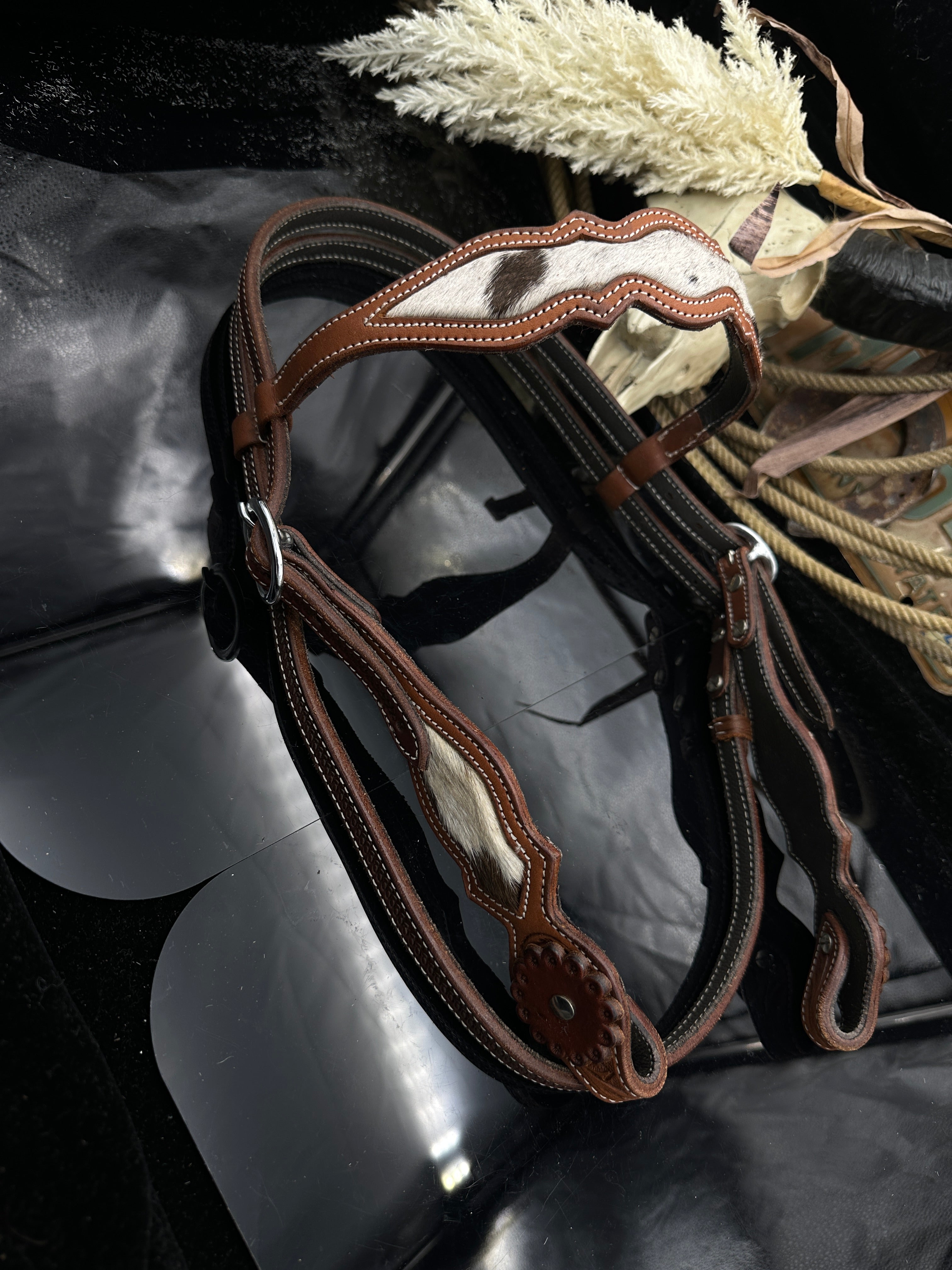 Basic | Cestnut | Frontriem & keelriem | Cowhide western hoofdstel