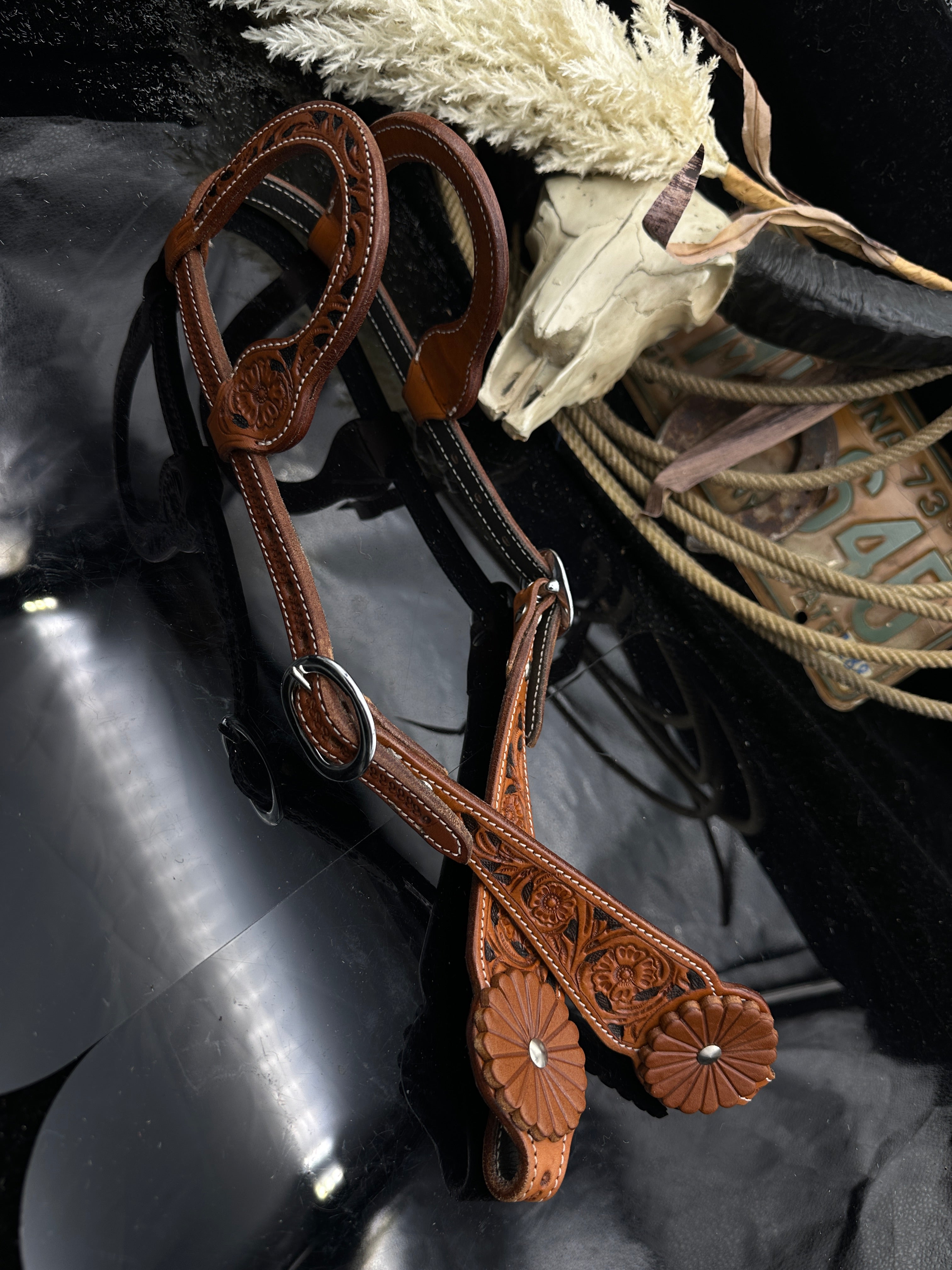 Basic | 2 tone Chestnut | Floral tooled western hoofdstel
