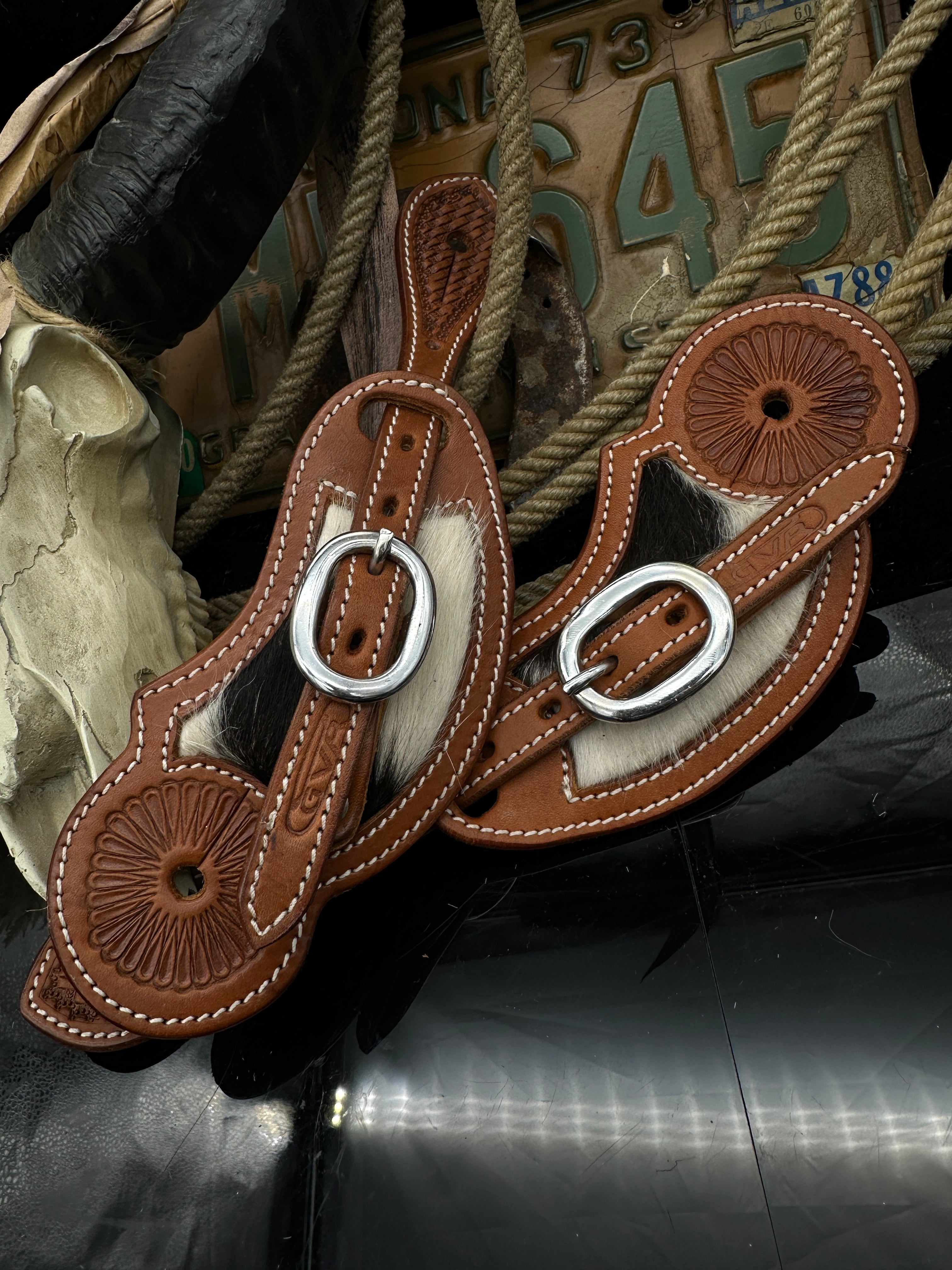 Basic | Chestnut | Cowhide western Spurstraps