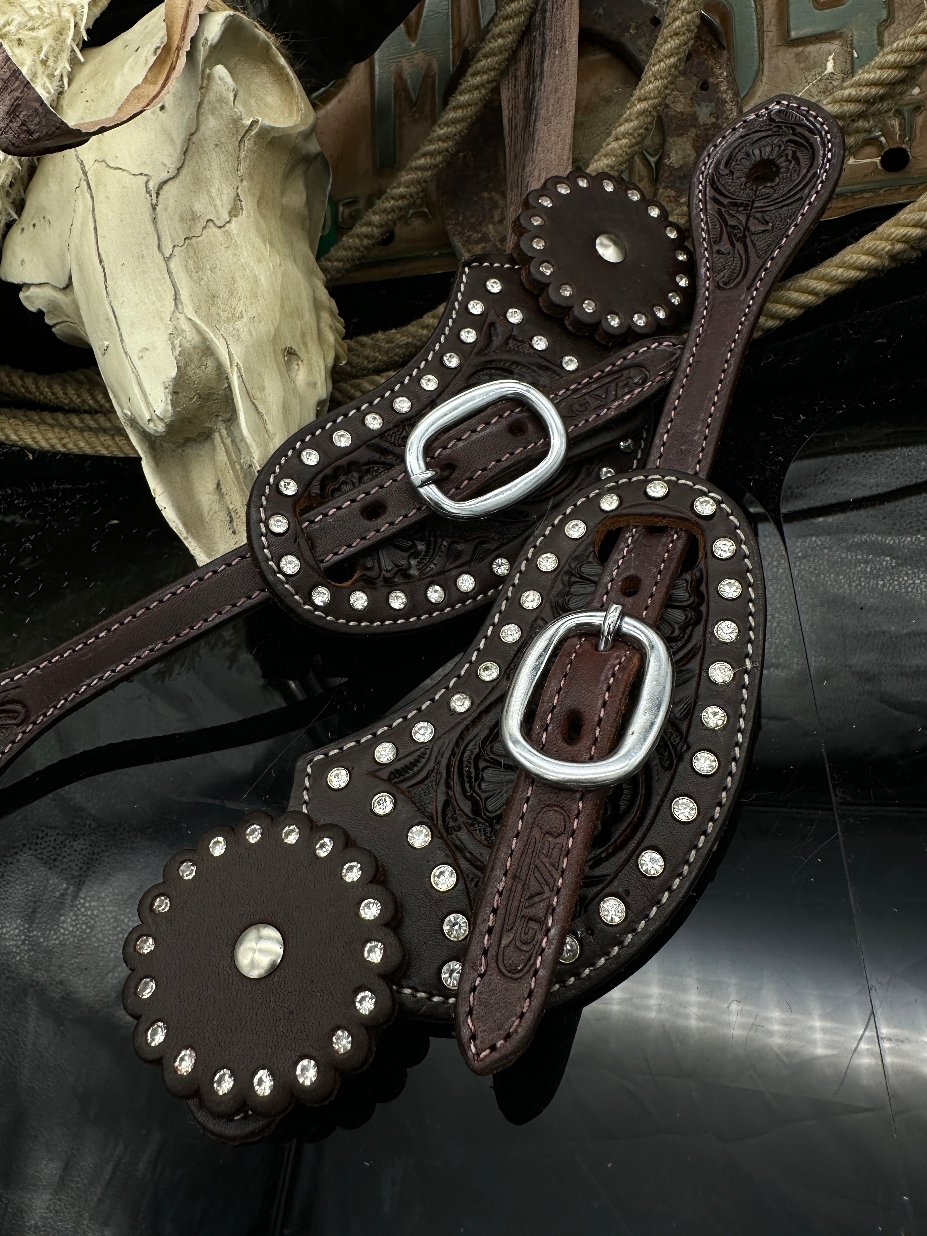 Basic | Dark Chestnut | Floral tooled with rhinestones western spurstraps