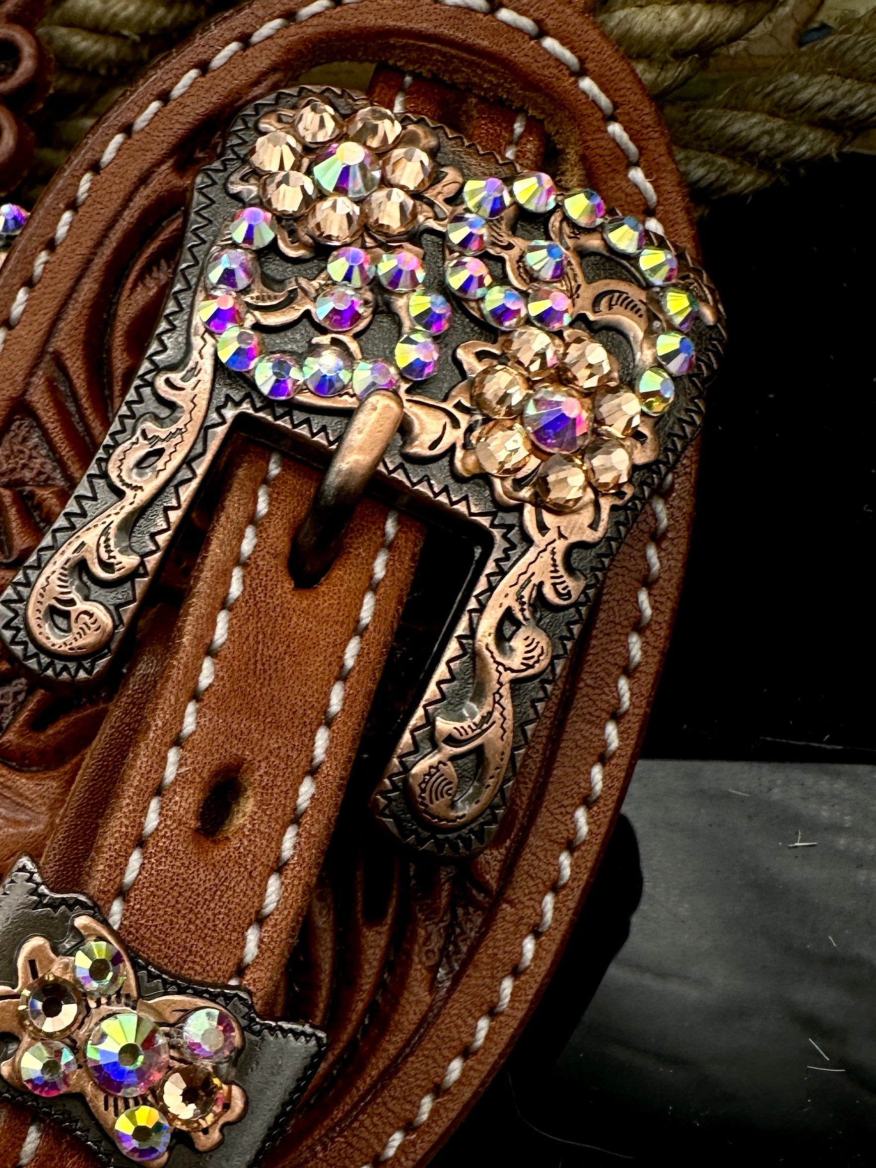 Premium | Antique chestnut | Copper, peacht & AB western spurstraps