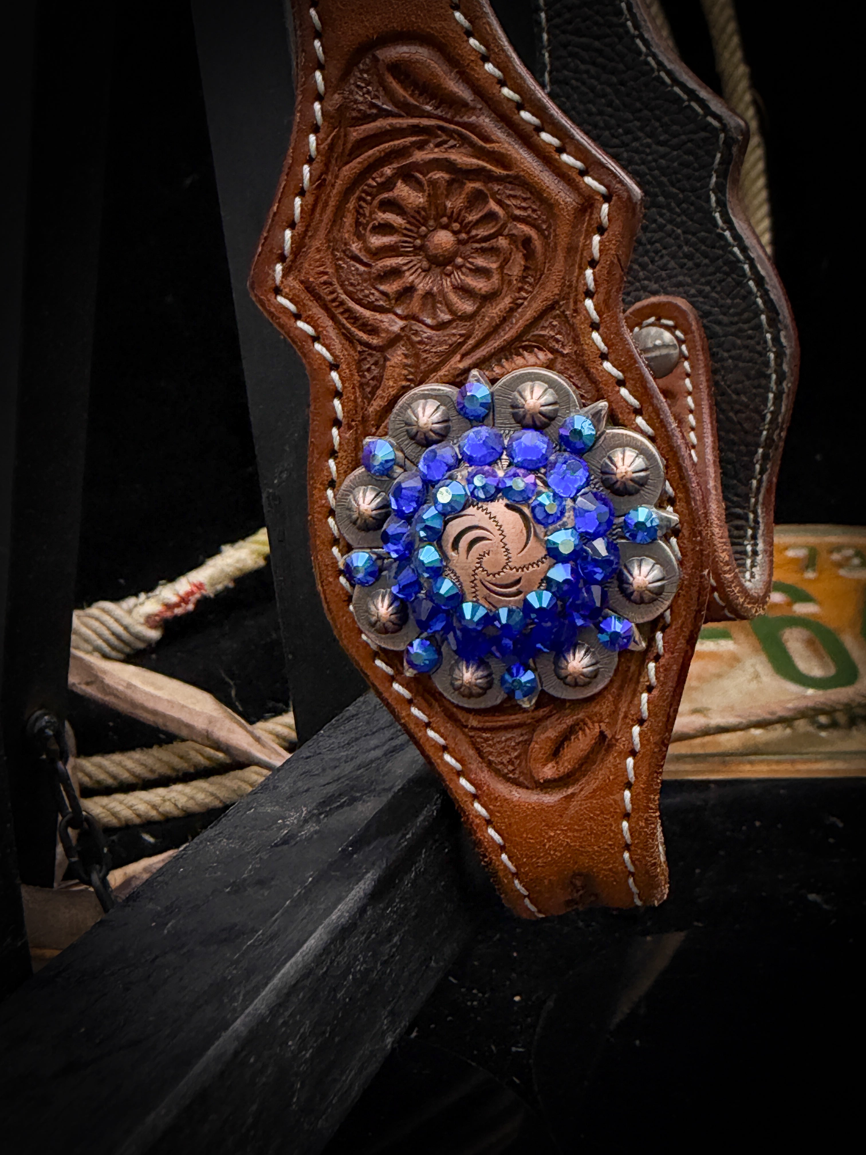 Premium | Chestnut flower tooled western hoofdstel  | Copper & Blue