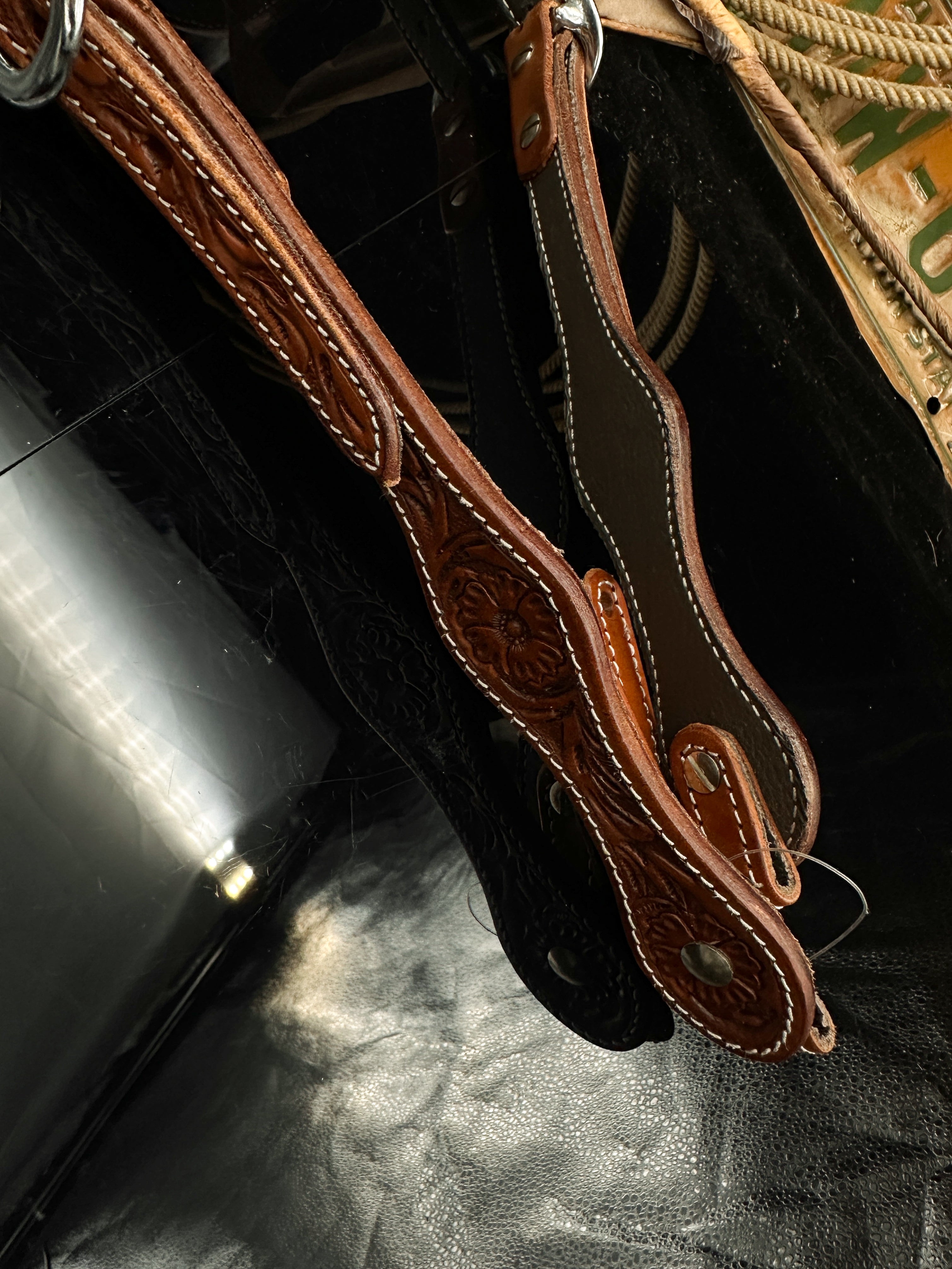 Basic | Antique Chestnut | Peach | Floral tooled western hoofdstel